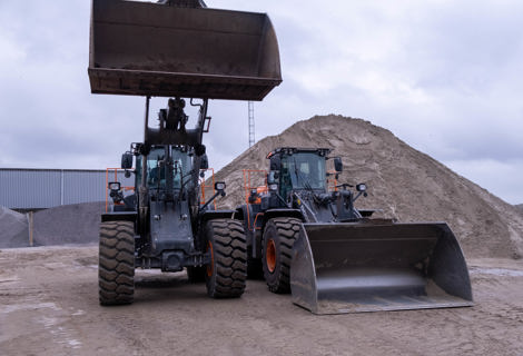 The Rivierendriesprong over their two Doosan DL420-7 wheel loaders