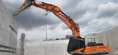 Doosan Adds Third Model to Demolition Excavator Series