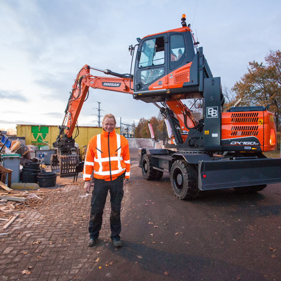 Doosan DX160W-5 BB Transport and Waste Collection