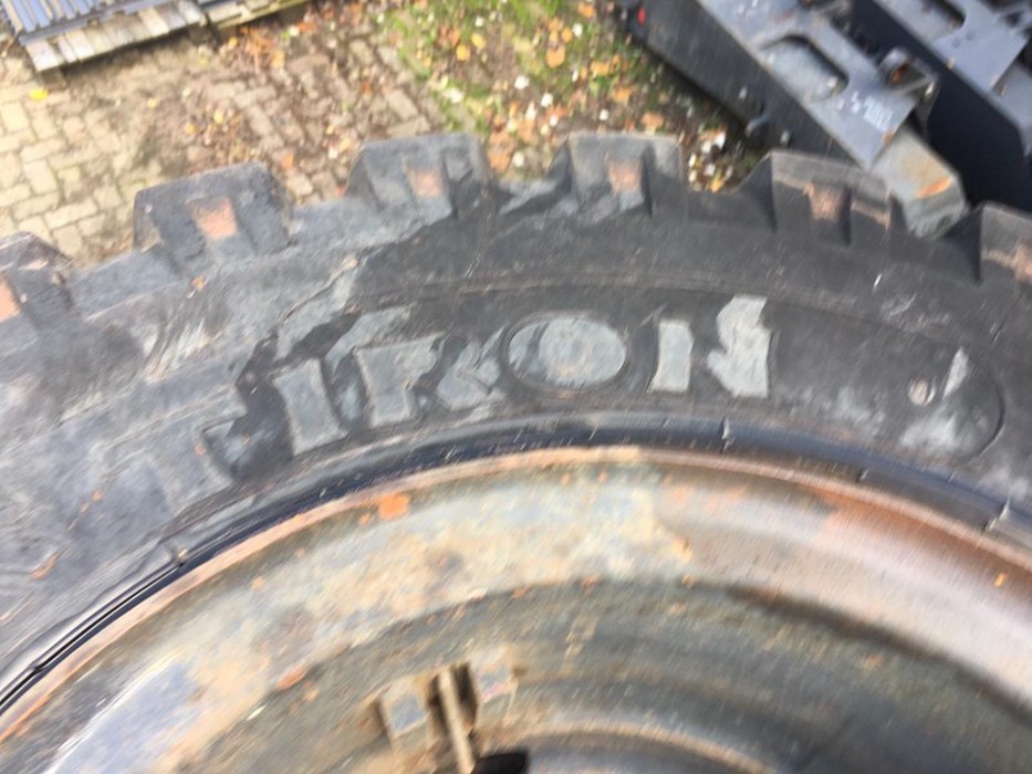 Tiron Used tires Tiron 10.00 x 20