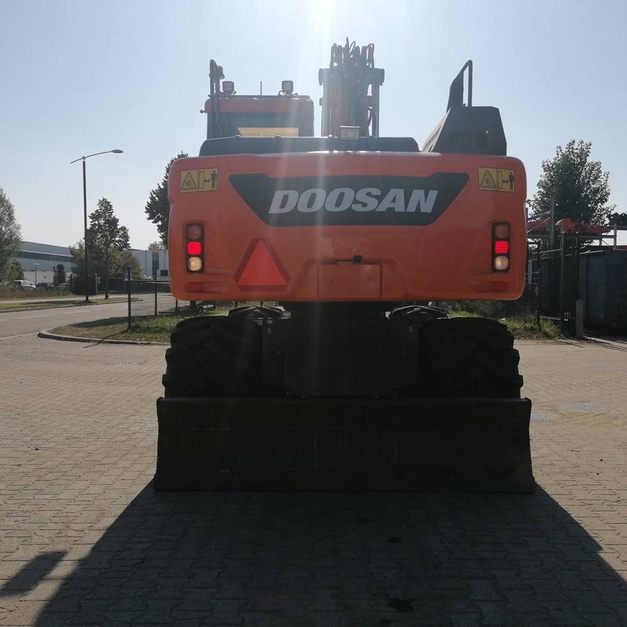 Doosan  - Doosan DX170W-5